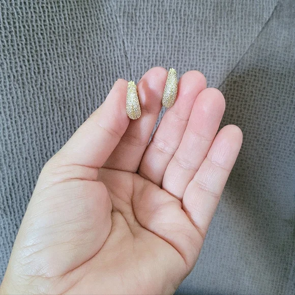 Gemelli👭 Chunky Gold💛 "Macie" Hoop Earrings - NWT - Picture 3 of 16